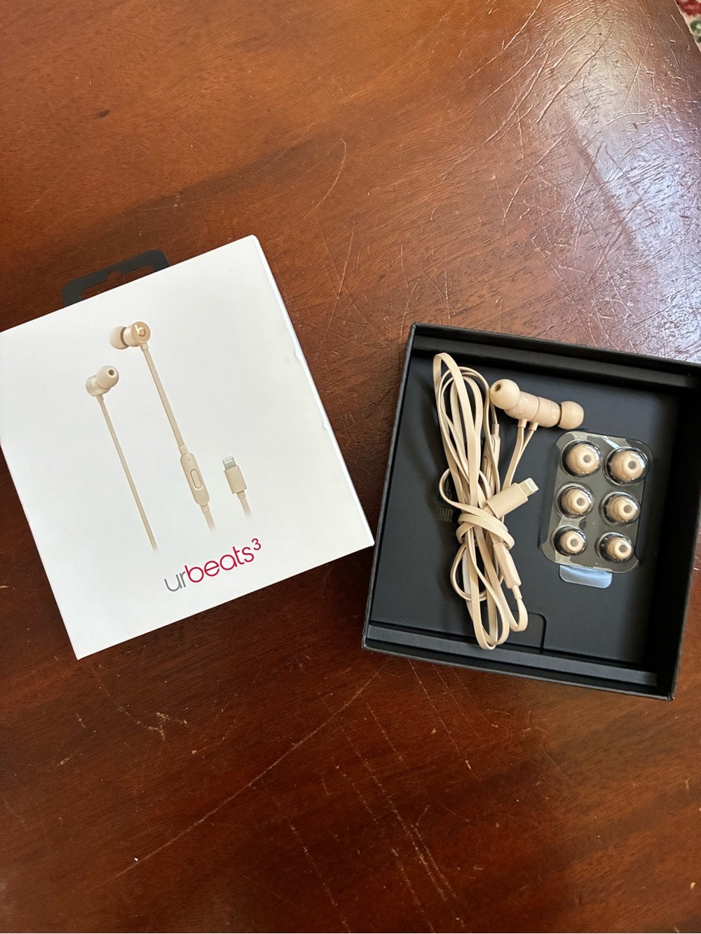 urbeats3 In-Ear Headphones - Tan